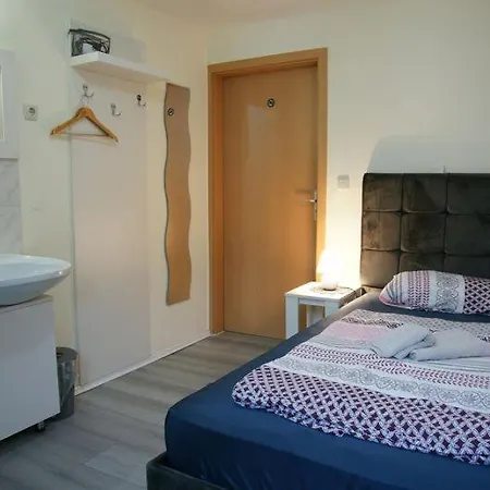 Pensión Sofa Restaurant-hotel-spaetkauf